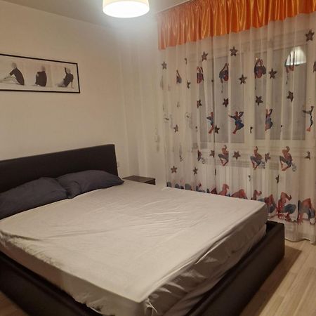2 Bedrooms Apartment. Galaţi Dış mekan fotoğraf